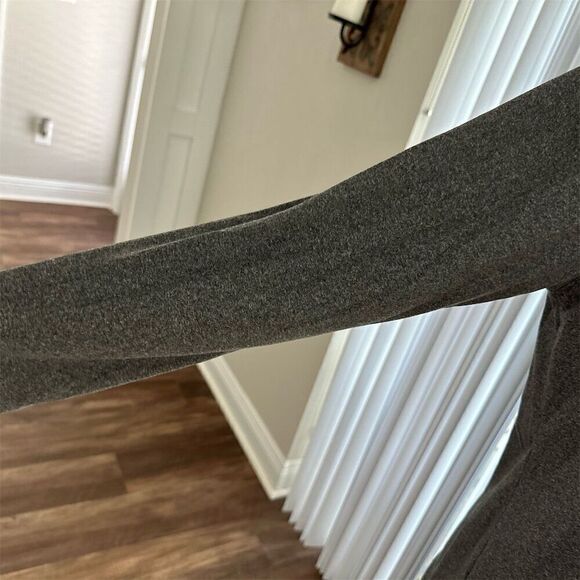 ☘️☘️☘️ Women’s XL Gray Long Sleeve Crew Neck T-Shirt Double Heart Print☘️☘️☘️ - Picture 3 of 8